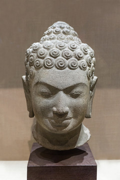 柬埔寨石雕佛头像