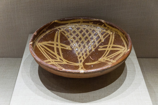 约旦装饰釉陶盘