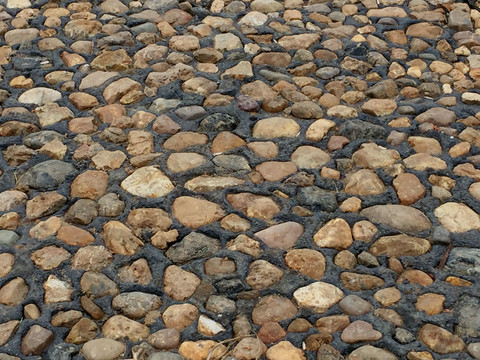 石头路面
