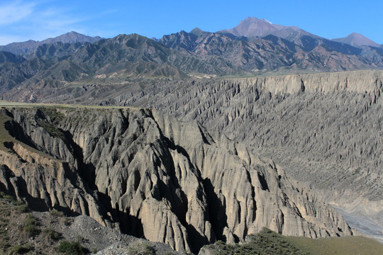 奎屯大峡谷