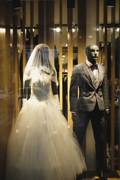 结婚礼服橱窗