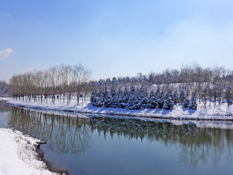 河流雪景