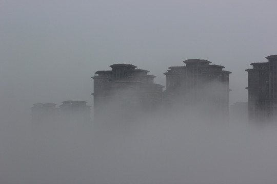 雾中建筑
