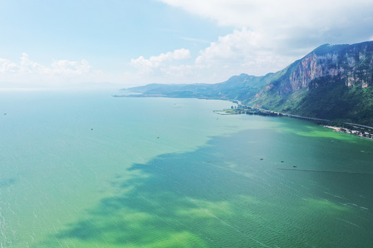 滇池背景