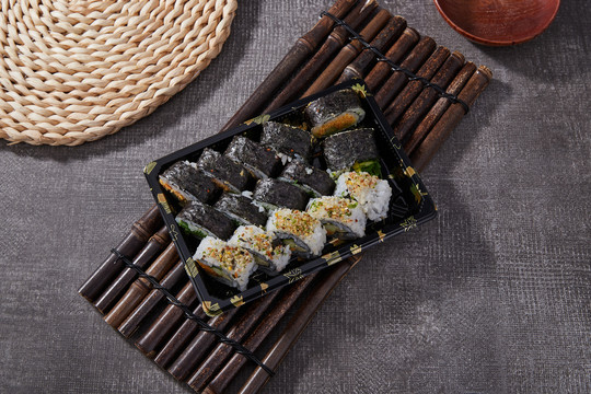 海草卷海苔寿司