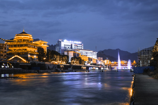 湖北恩施州宣恩县贡水河夜景