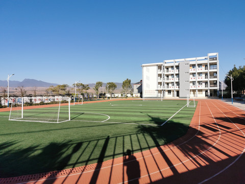 学校校园足球运动场