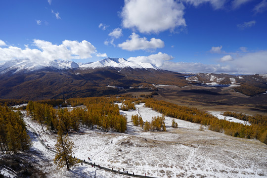 新疆雪山风光