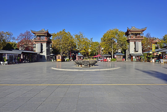 毕摩文化广场
