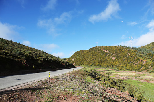 崇山峻岭