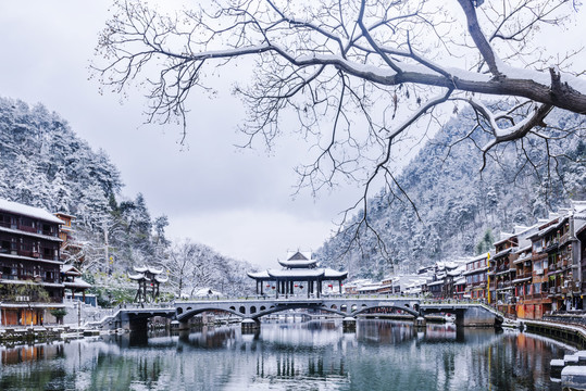 凤凰古城雪景