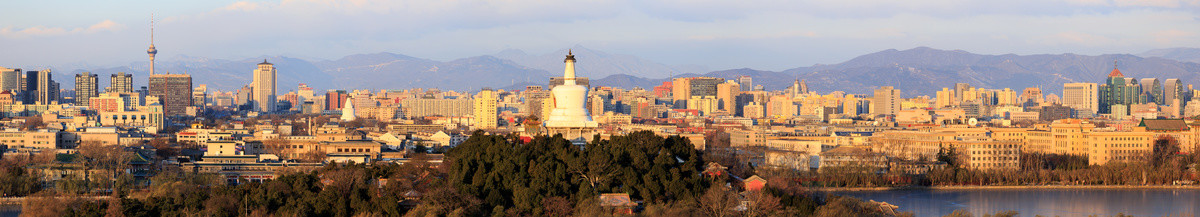 景山远眺北京西城区北海白塔全景