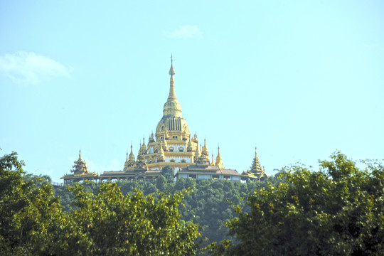 勐焕大金塔