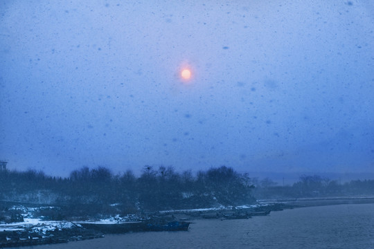 雪中的太阳