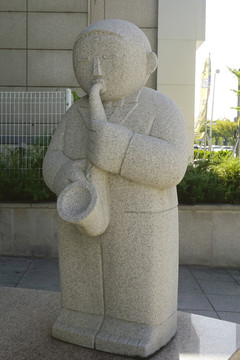 韩国水原市萨克斯演奏人物雕塑