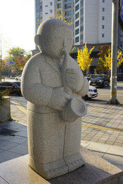 韩国水原市萨克斯演奏人物塑像