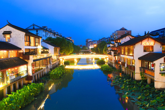 水乡夜景上海夜景