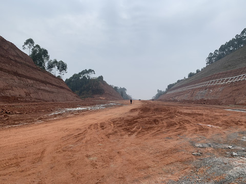 环天府公路路基修筑