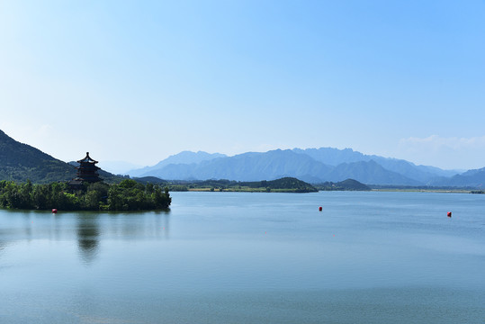 十三陵水库风景区