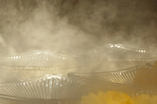 水雾中玻璃碗
