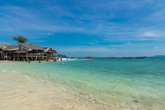 泰国蓝钻岛沙滩日间美景