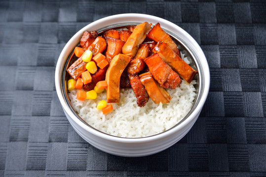 红烧肉饭