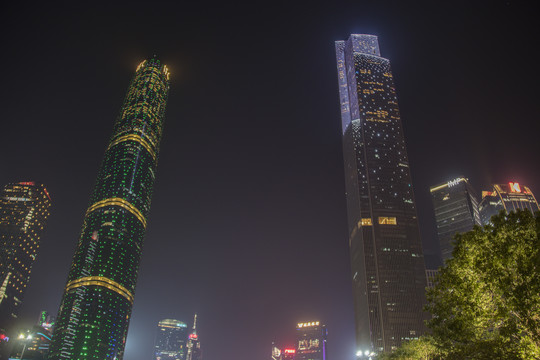 广州双子塔建筑夜景