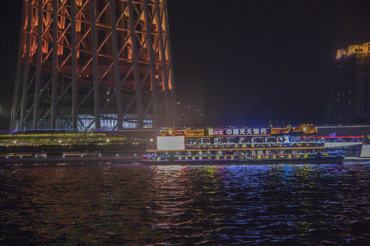 广州珠江游轮夜景