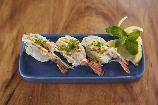 鲜虾刺身寿司