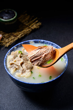 日式牛尾汤