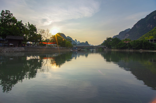 山水倒影