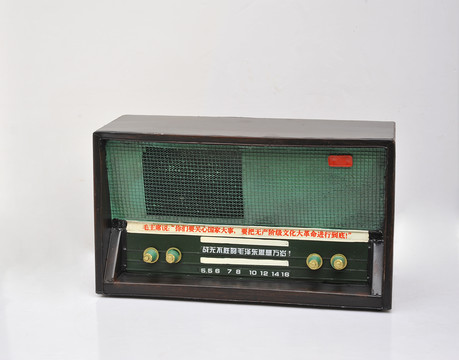 复古收音机摆件