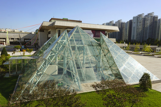 金字塔造型玻璃钢采光顶