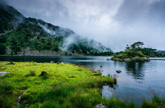 螺髻山大海子黑龙潭