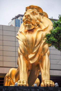 金色大狮子雕塑