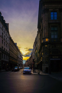 傍晚的巴黎街道