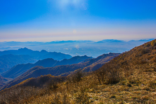 高山秋景