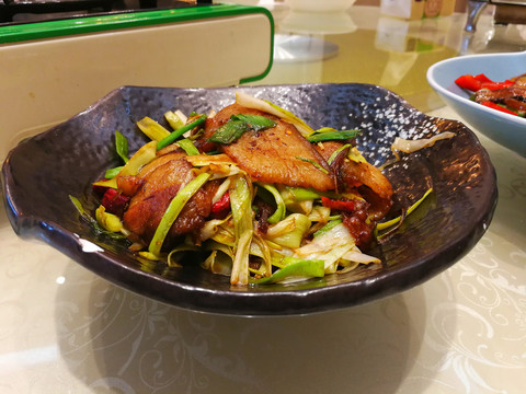 大蒜叶炒腊肉