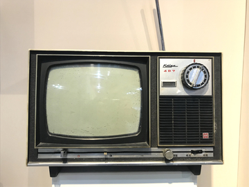 古老的黑白电视机