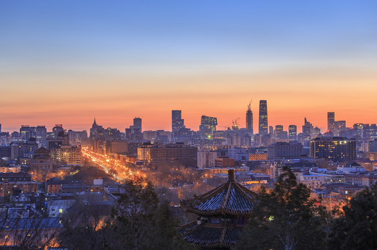 景山远眺北京CBD高楼大厦夜景