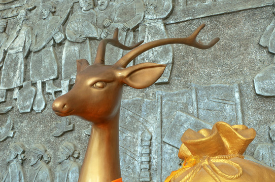 神鹿雕像