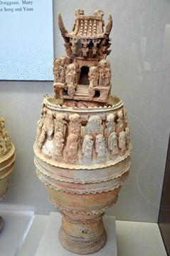 北宋黄褐釉堆塑人物楼阁形陶坛