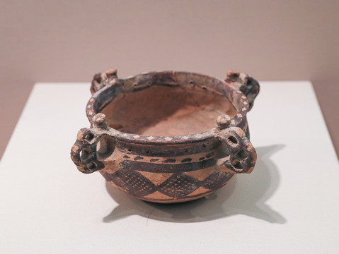 新石器时代彩陶罐