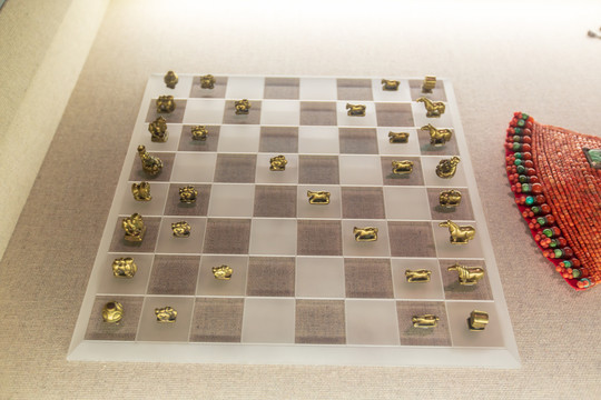 上海博物馆清代蒙古族铜象棋