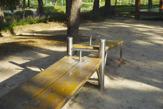 韩国公园公共健身仰卧起坐器材