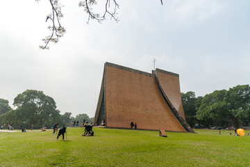 台中东海大学路思义教堂