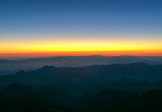 高山夕阳