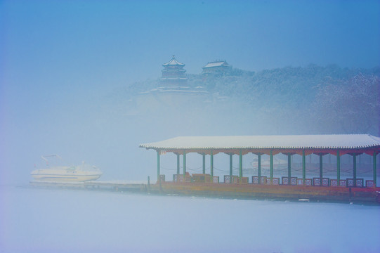 北京颐和园冬日雪景