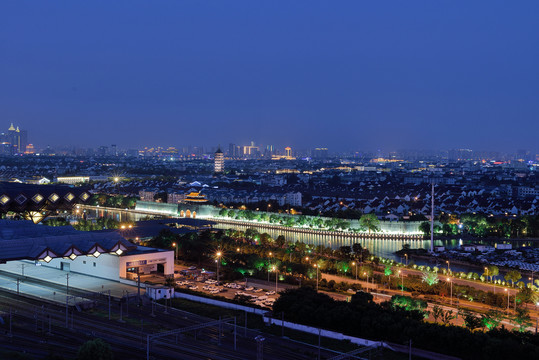 苏州站城市风光夜景