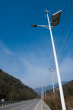 乡村公路风力太阳能发电照明路灯